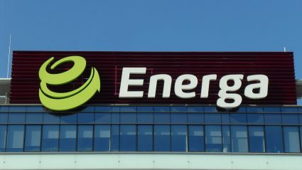 Logo Energi na budynku siedziby firmy