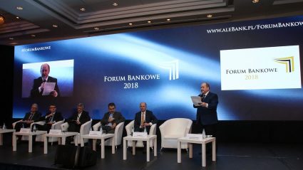 Panel poświęcony cyberbezpieczeństwu moderował Krzysztof Pietraszkiewicz. Uczestniczyli w nim: Rafał Bednarek, Piotr Durbajło prof. dr hab. Mirosław Kutyłowski, Adam Marciniak oraz prof. dr hab. Włodzimierz Szpringer.