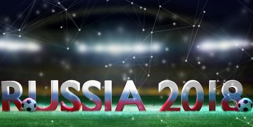 Napis: Rosja 2018 na boisku piłkarskim