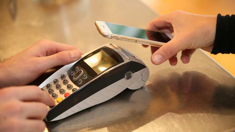 Płatności mobilne nabierają w Polsce rozpędu