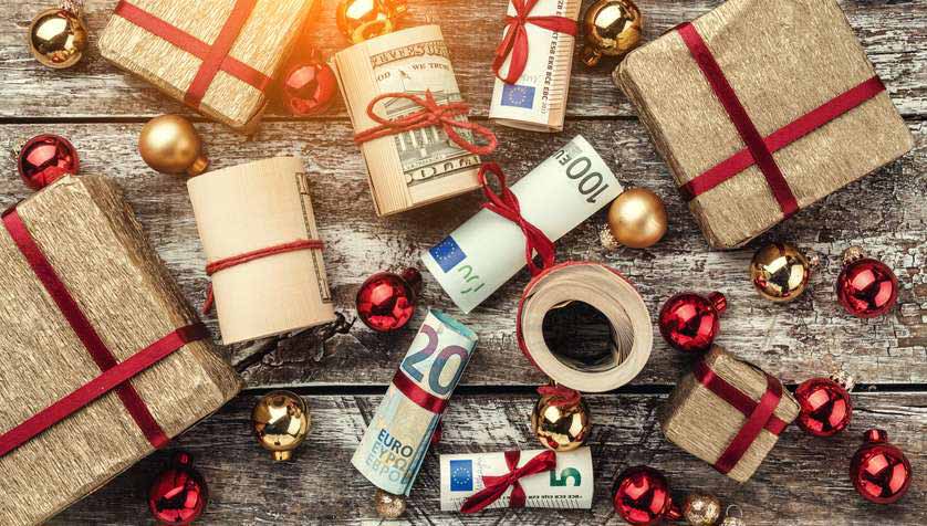 15 proc. Polaków prezenty świąteczne kupuje już we wrześniu i październiku. Badanie Mastercard
