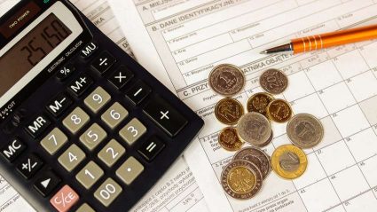 PIT - formularz rozliczenia rocznego, monety, kalkulator