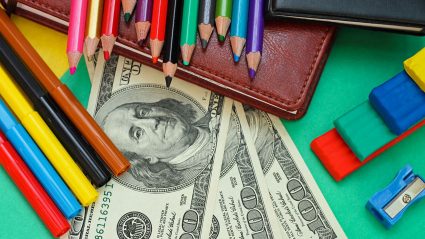 Pieniądze i wyprawka szkolna