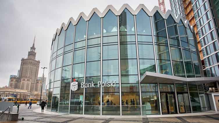 PKO Bank Polski: zysk netto w III kw. 2020 roku spadł do 712 mln zł, wysokie rezerwy na CHF i dobry wynik prowizyjny