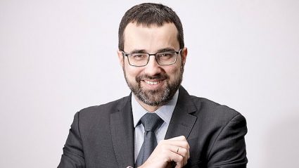 Przemysław Przybylski, Rzecznik Prasowy, Dyrektor Biura Komunikacji Korporacyjnej, Credit Agricole Bank Polska.