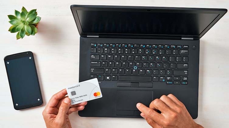 Płatności za zakupy w internecie za pomocą kilku kliknięć: Mastercard, Visa, American Express i Discover wdrażają na skalę globalną „Click to Pay”