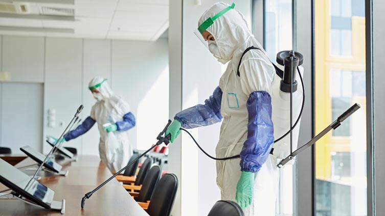 Koronawirus w Polsce: SARS-COV-2 w trzeciej grupie zagrożeń biologicznych, co to oznacza dla pracodawców?