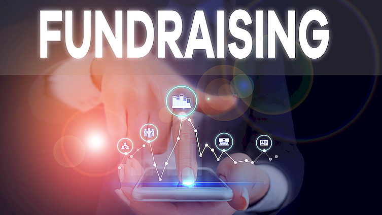 Jak działa naklejka fundraisingowa ‒ wygodna i anonimowa forma zbiórki offline