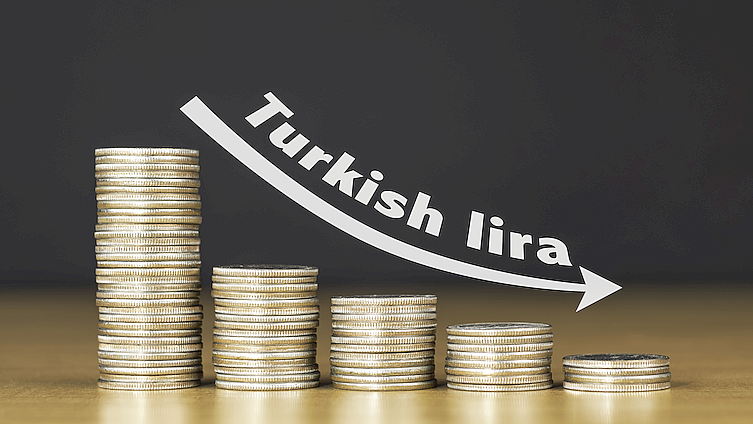 Bank centralny Turcji znowu tnie stopy procentowe; kurs liry spadł do rekordowo niskiego poziomu