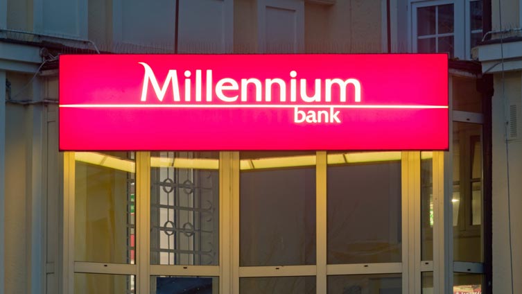 Bank Millennium spodziewa się straty netto w IV kw. z powodu rezerw dotyczących kredytów frankowych
