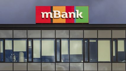 mBank - logo na budynku