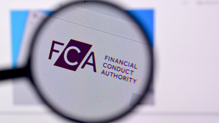 Praca zdalna brytyjskich bankowców pod kontrolą urzędu nadzoru finansowego FCA