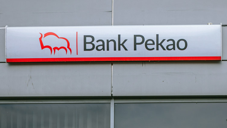 Pekao jako pierwszy bank wprowadza ofertę ubezpieczeń komunikacyjnych PZU