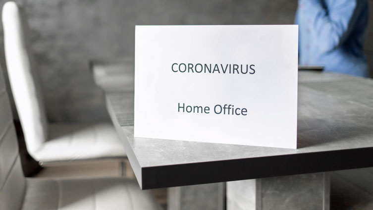 Koronawirus w Polsce: rząd wprowadza pracę zdalną w administracji