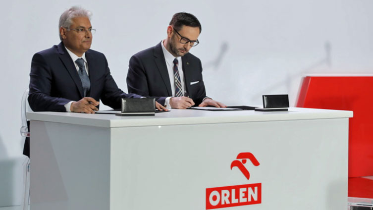 Przejęcie Grupy Lotos: PKN Orlen sprzeda aktywa m.in. Węgrom i saudyjskiemu gigantowi