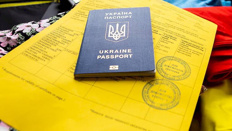 ZUS o polskich emeryturach dla uprawnionych uchodźców z Ukrainy oraz o innych formach pomocy