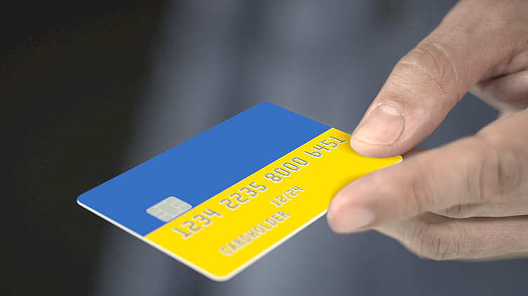 Ułatwienia dla uchodźców z Ukrainy w Banku Pekao SA, także przy transakcjach kartami płatniczymi
