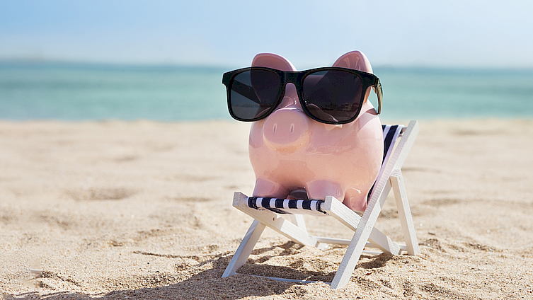 Bezpiecznie wakacje 2022: jak skutecznie chronić swoje finanse?