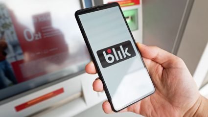 Logo BLIK na ekranie telefonu