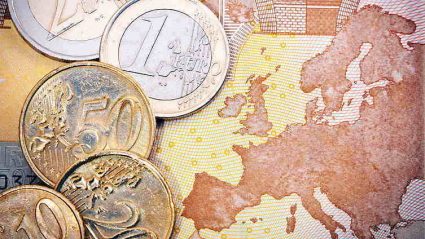 Europa, euro, pieniądze na mapie Europy