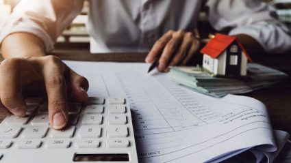 Kredyt hipoteczny: kalkulator, pieniądze i dom