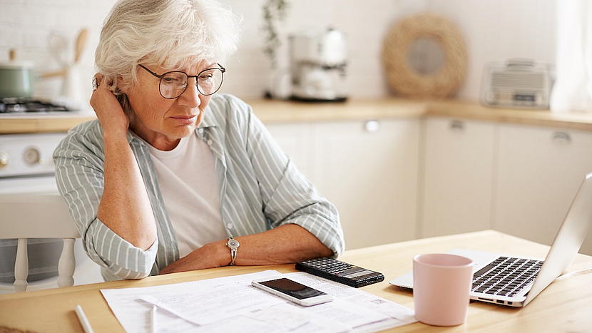 IKE i IKZE bez limitu wieku: dla seniorów sposób na ochronę oszczędności przed inflacją