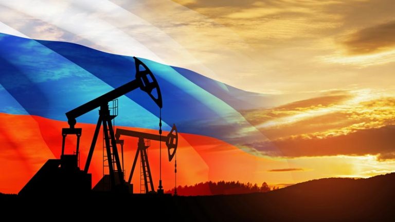 Ropa naftowa i flaga Rosji