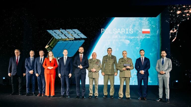ICEYE oficjalnie przekazuje system MikroSAR Siłom Zbrojnym RP